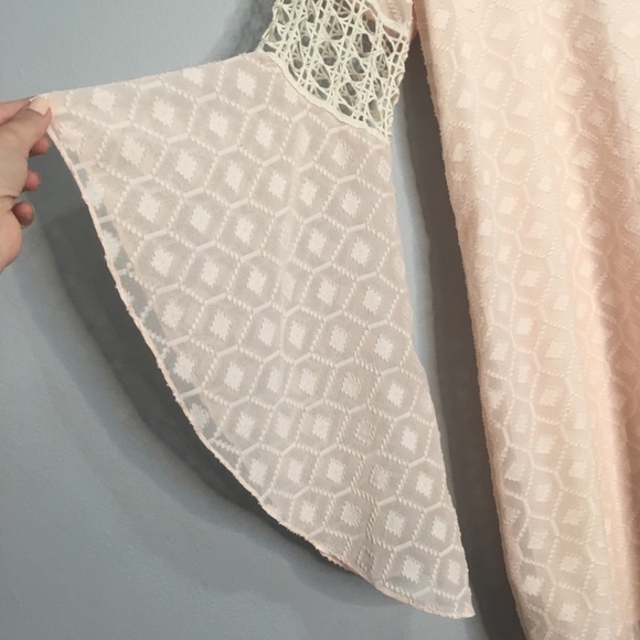 XS Va Va Joy Han pink bell sleeve dress - Picture 3 of 6